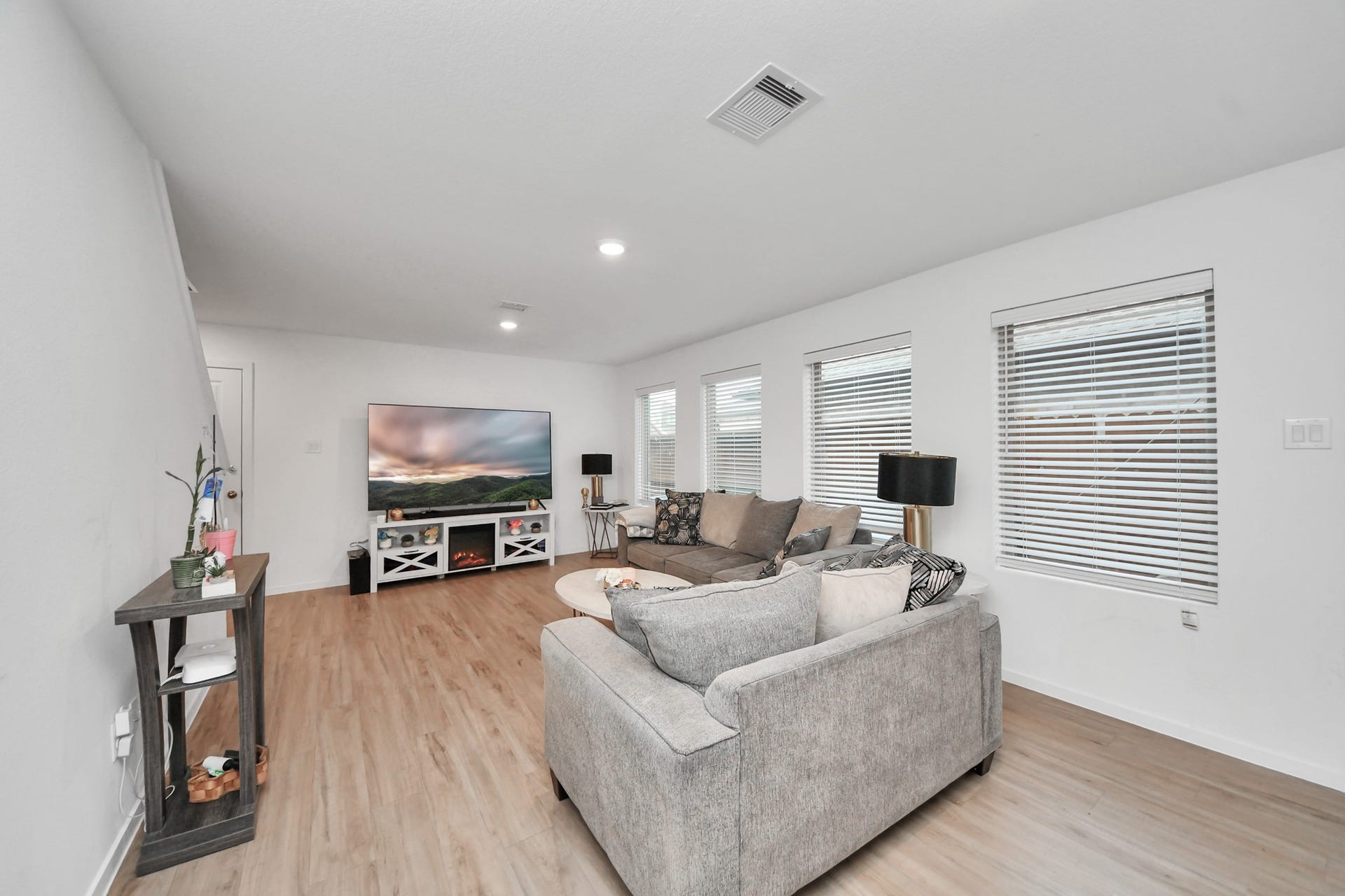3016 Courtney Coral Lane, Katy, TX 77493 3016 Courtney Coral Lane, Katy, TX 77493