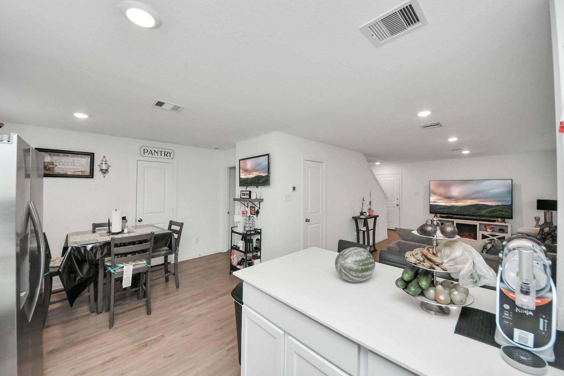 3016 Courtney Coral Lane, Katy, TX 77493 3016 Courtney Coral Lane, Katy, TX 77493