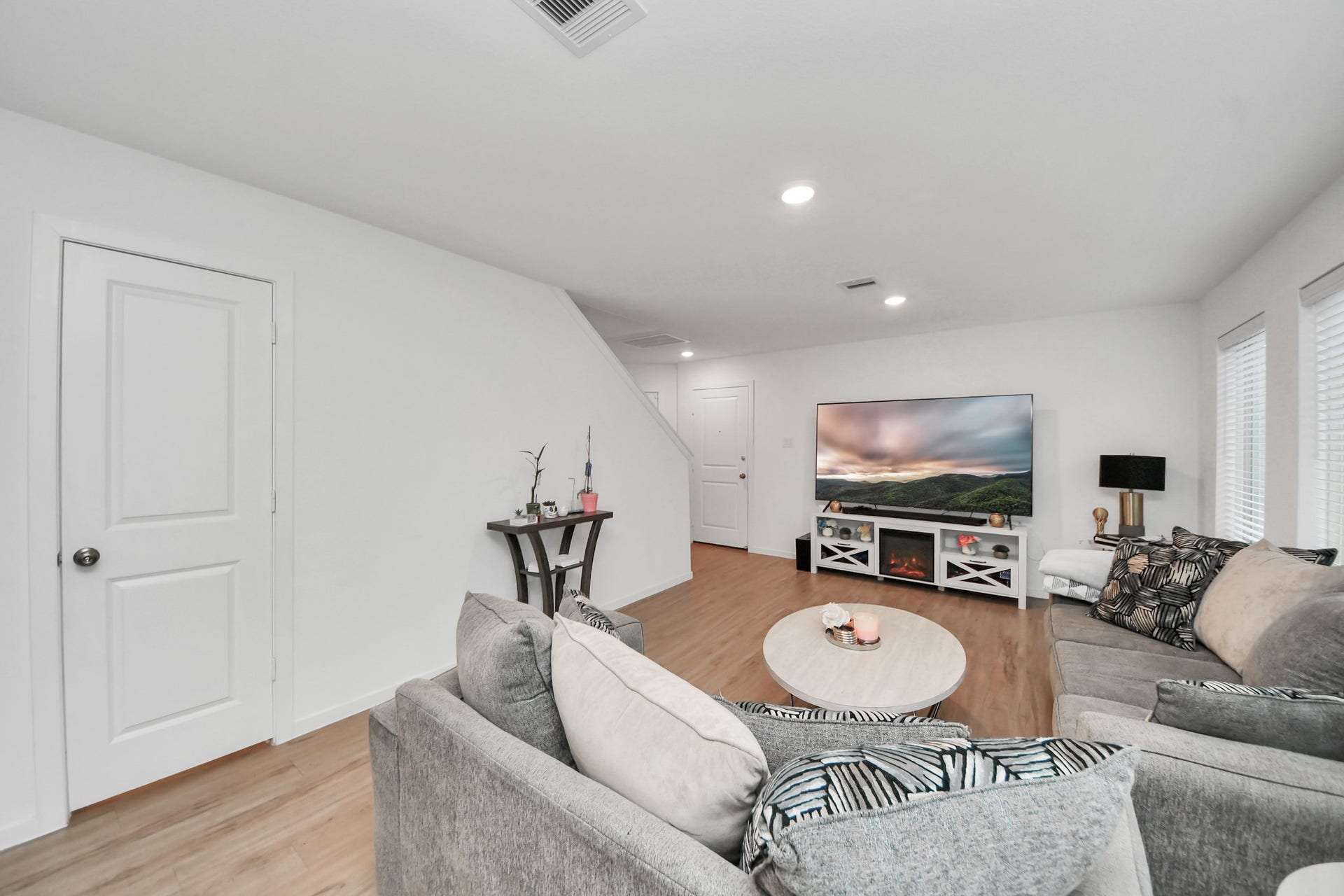 3016 Courtney Coral Lane, Katy, TX 77493 3016 Courtney Coral Lane, Katy, TX 77493