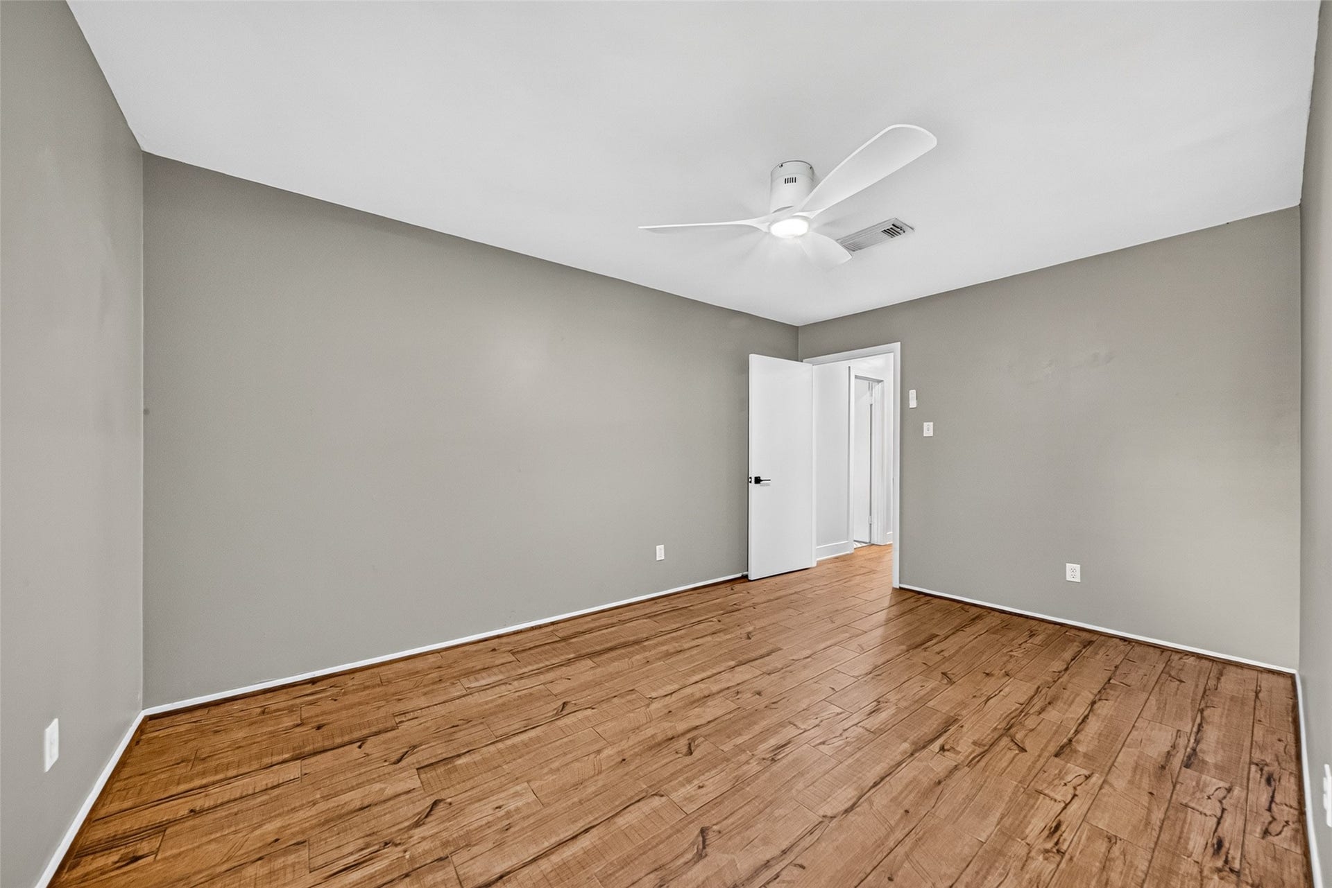 10711 Braewick Drive, Houston, TX 77096