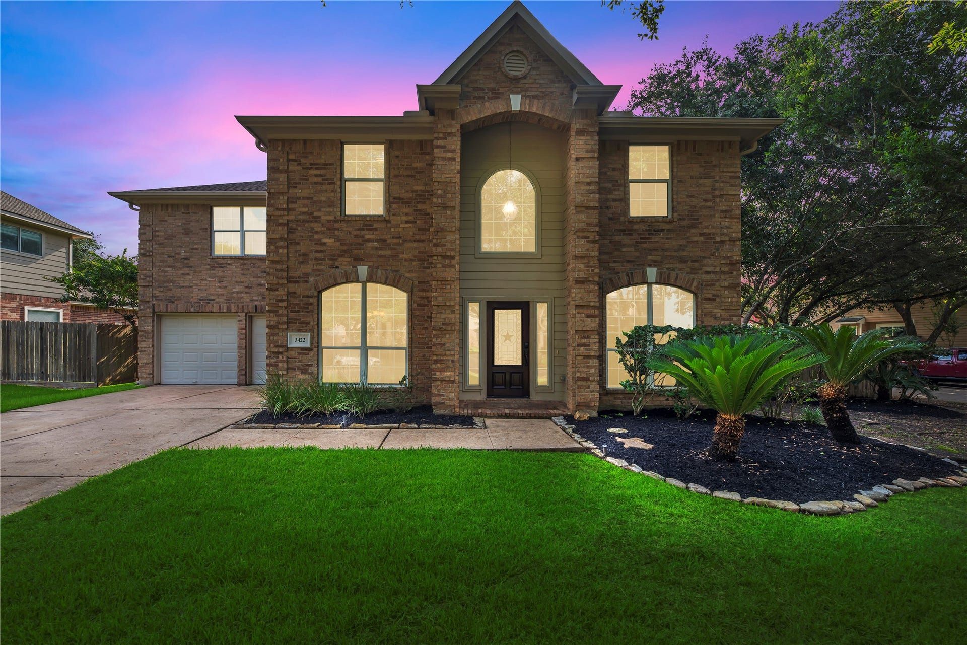 3422 Powell Way, Missouri City, TX 77459 Welcome to 3422 Powell! Thoughtfully maintained and updated on a lovely cul-de-sac lot.