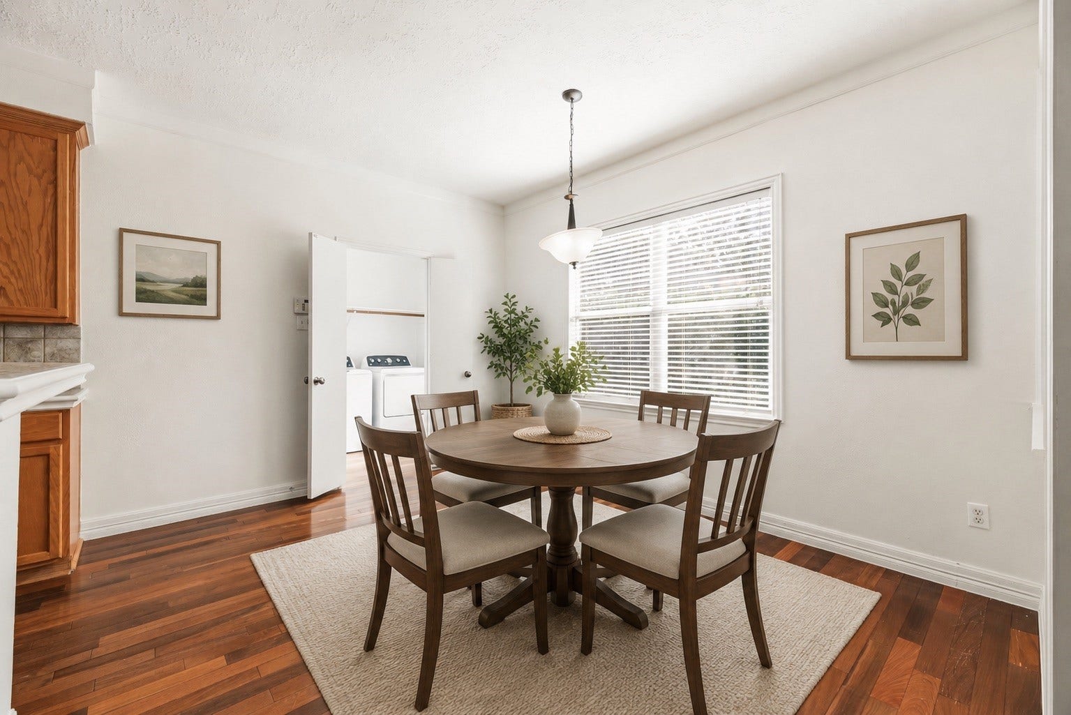 3422 Powell Way, Missouri City, TX 77459 Spacious breakfast nook open to the living room. *virtually staged*