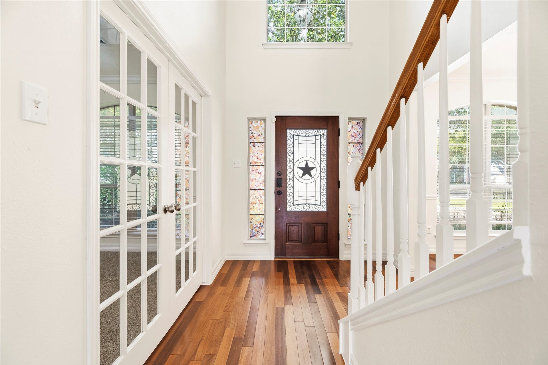 3422 Powell Way, Missouri City, TX 77459 Welcome Home! High ceilings and fresh paint greet you.