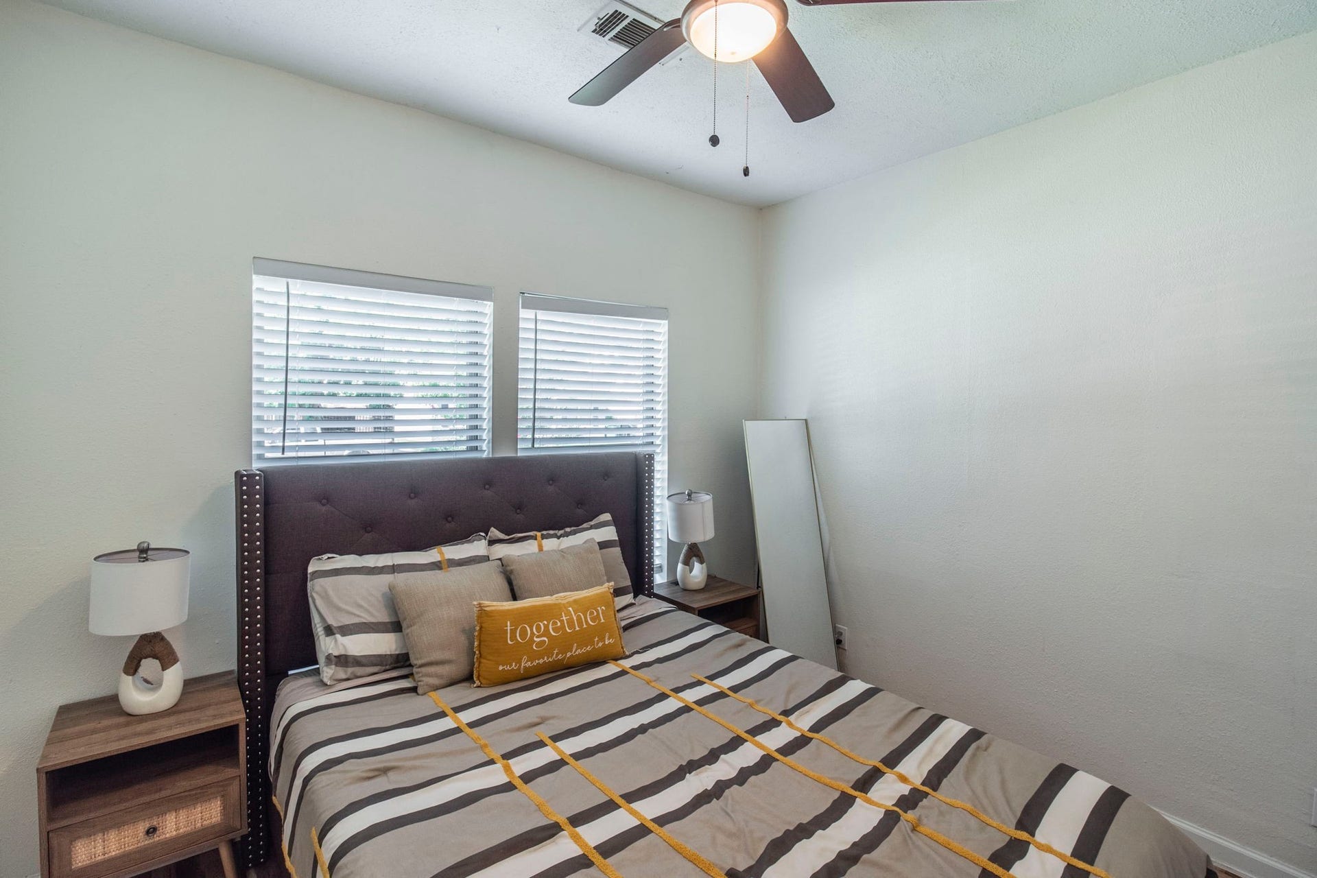 2613 & 2615 Isabella Street, Houston, TX 77004 2613 & 2615 Isabella Street, Houston, TX 77004