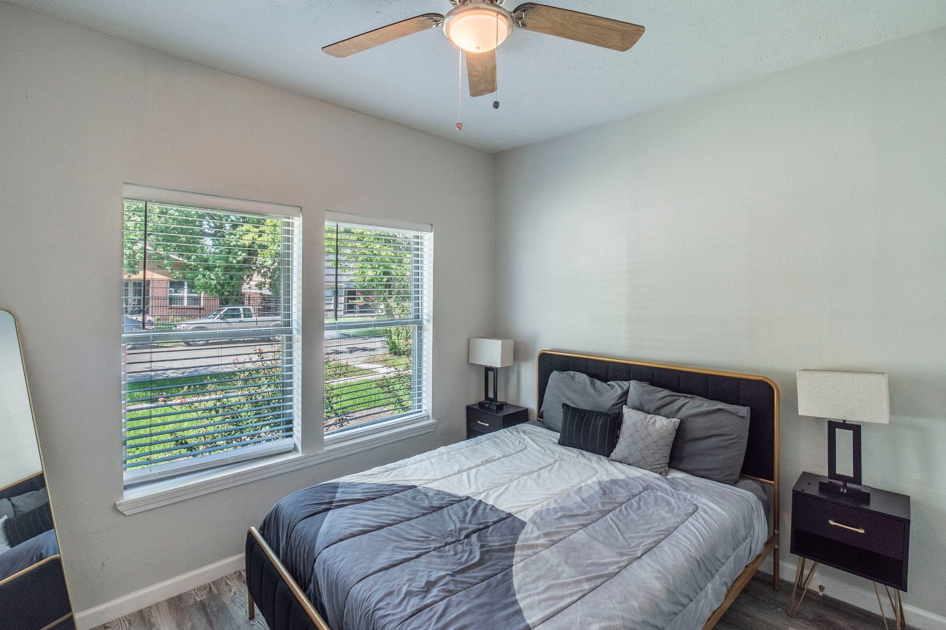 2613 & 2615 Isabella Street, Houston, TX 77004 2613 & 2615 Isabella Street, Houston, TX 77004