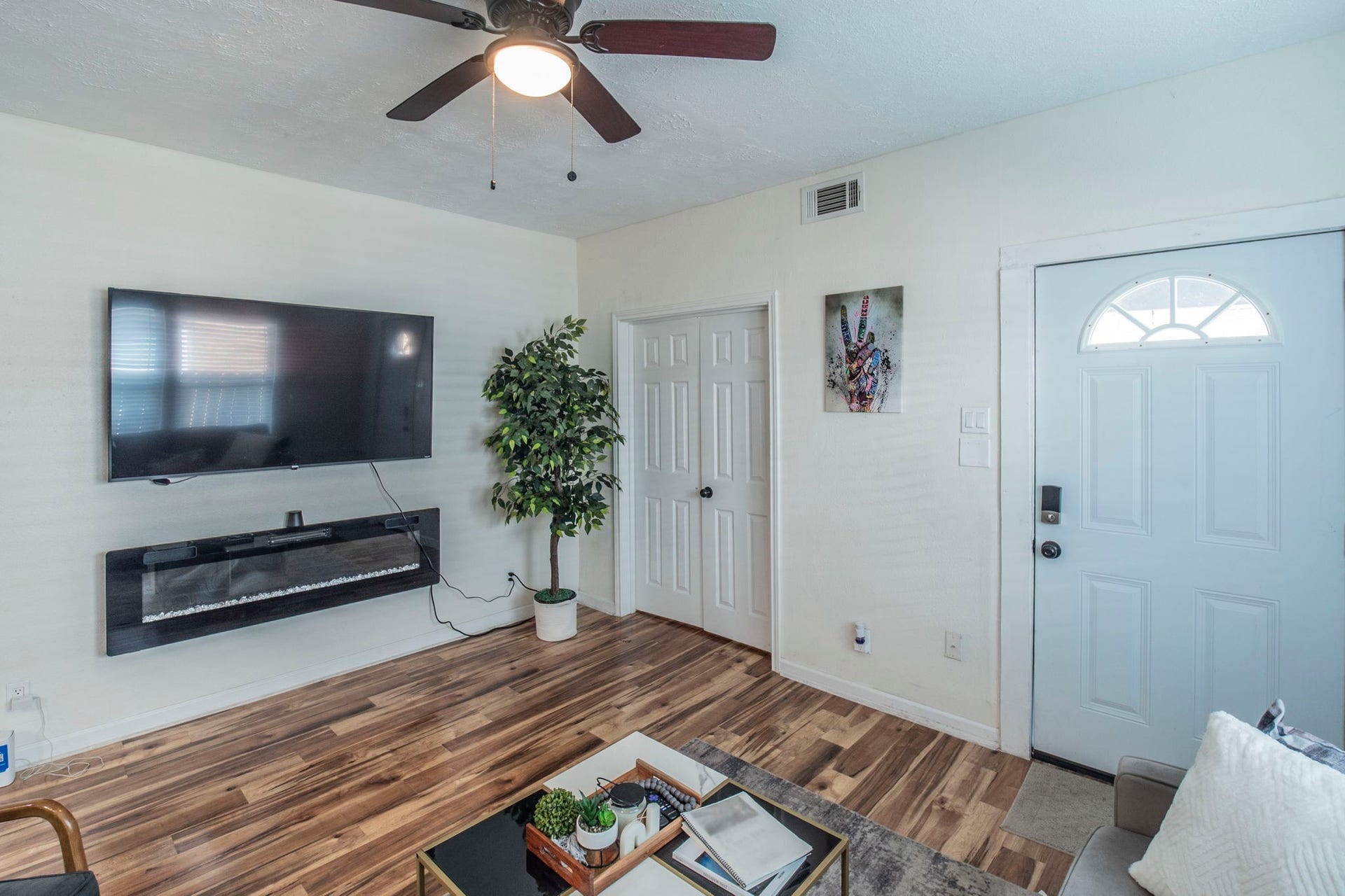 2613 & 2615 Isabella Street, Houston, TX 77004 2613 & 2615 Isabella Street, Houston, TX 77004