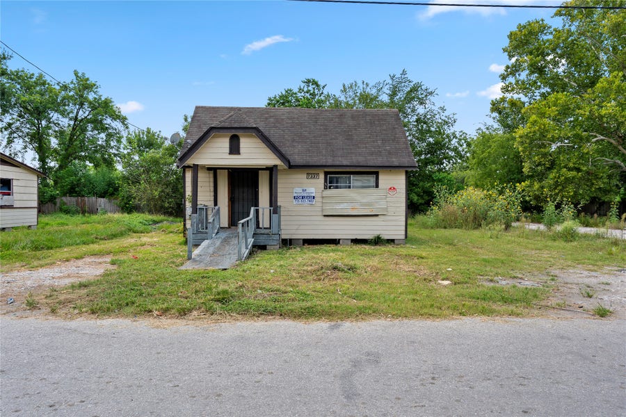 Property photo for 7337 Parkes Street, Houston, TX