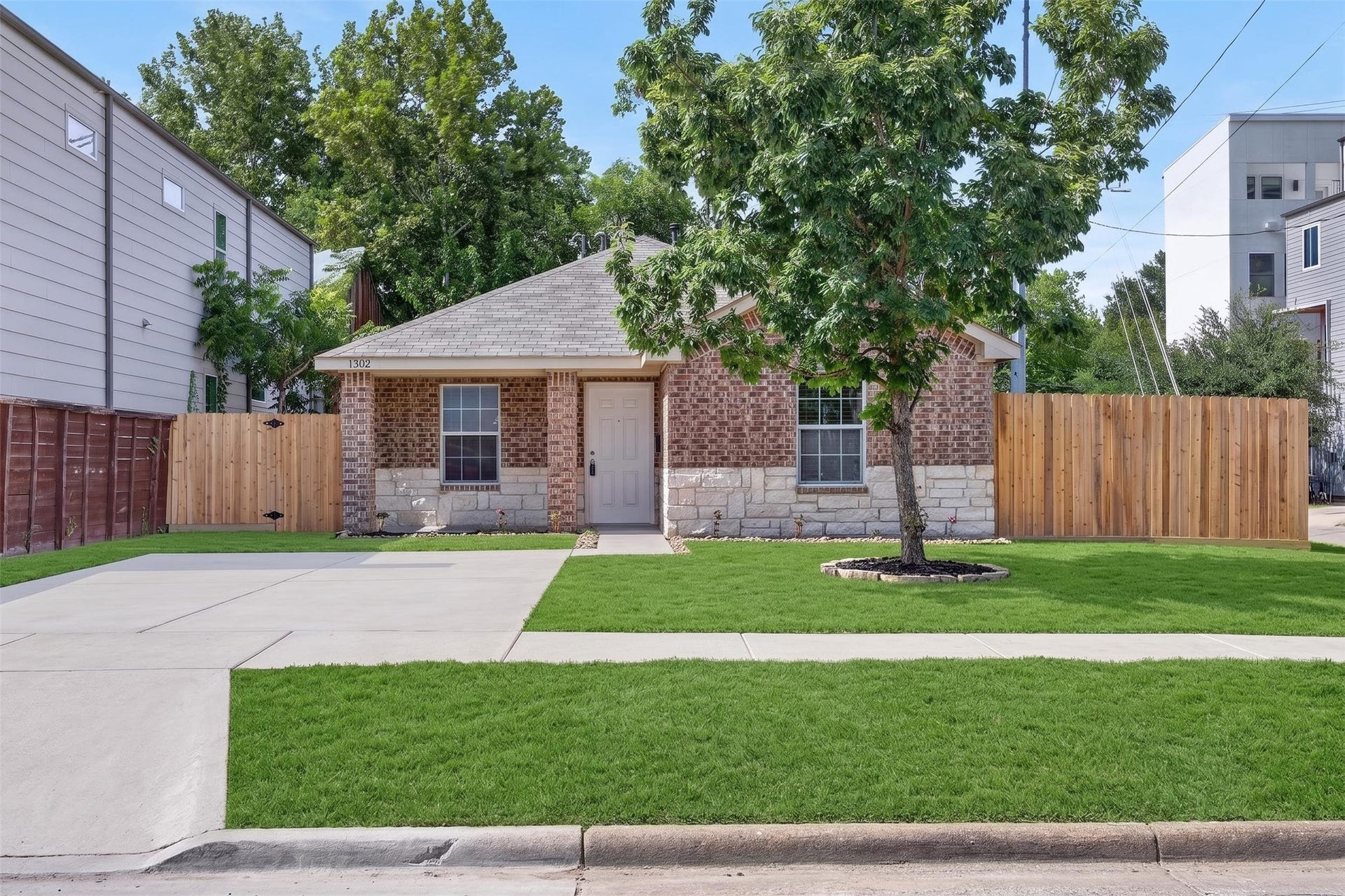 1302 Shearn Street, Houston, TX 77007 1302 Shearn Street, Houston, TX 77007