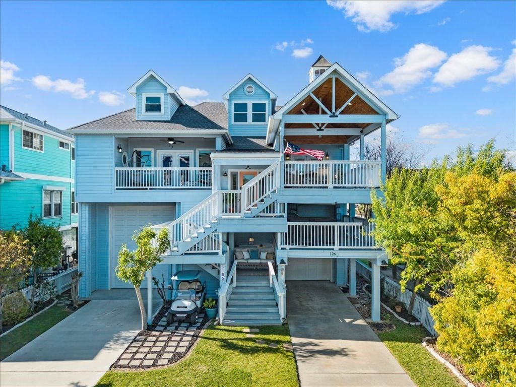 126 E Shore Drive, Clear Lake Shores, TX 77565 126 E Shore Drive, Clear Lake Shores, TX 77565