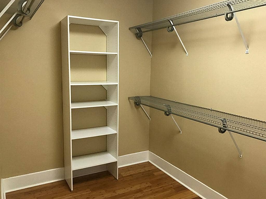 106 Opal Court, Houston, TX 77009 Primary bedroom closet