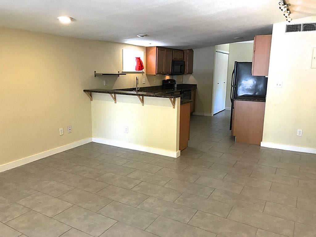 106 Opal Court, Houston, TX 77009 Unit B Living Room