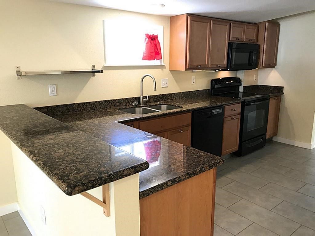 106 Opal Court, Houston, TX 77009 Unit B Kitchen