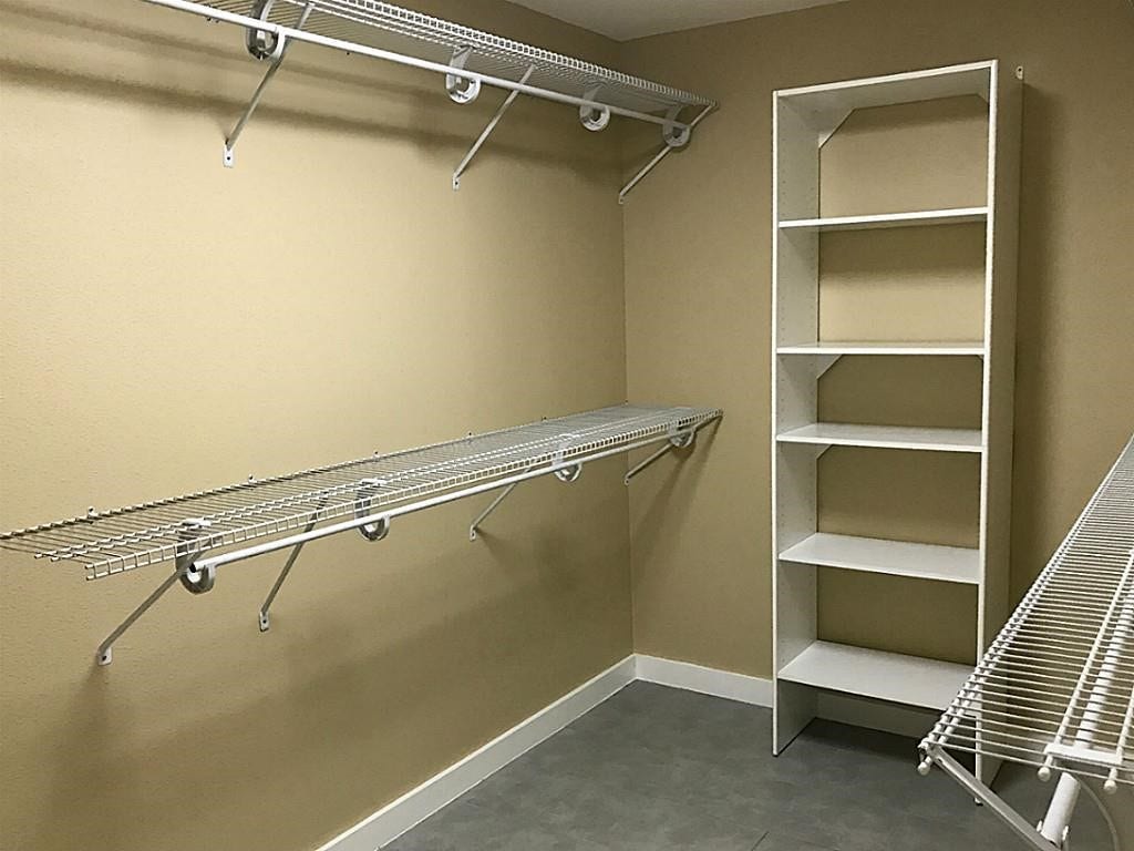 106 Opal Court, Houston, TX 77009 Unit B Walk In Closet