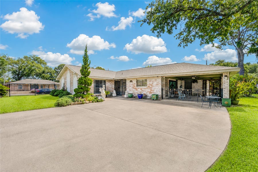 Property photo for 4018 S Blalock Road, Houston, TX