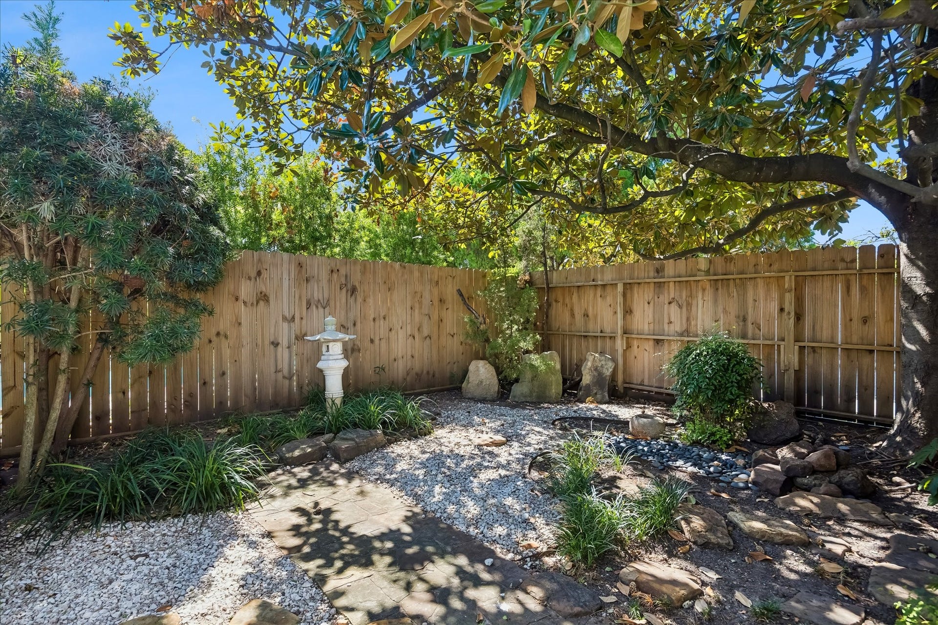 2725 S Glen Haven Boulevard, Houston, TX 77025 2725 S Glen Haven Boulevard, Houston, TX 77025