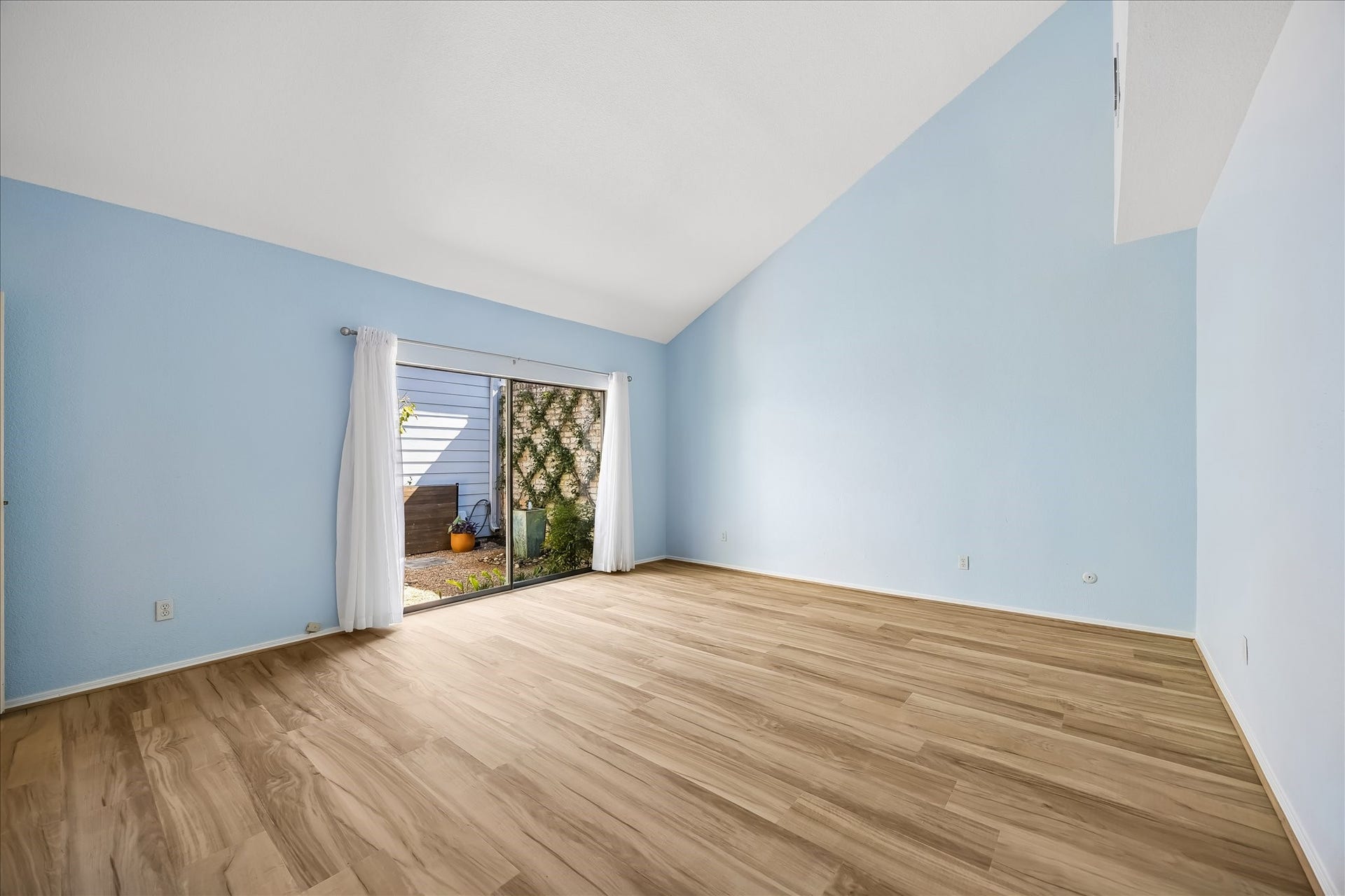 2725 S Glen Haven Boulevard, Houston, TX 77025 2725 S Glen Haven Boulevard, Houston, TX 77025