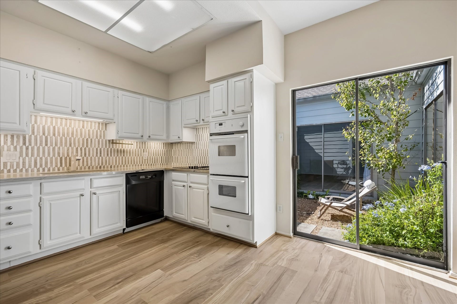 2725 S Glen Haven Boulevard, Houston, TX 77025 2725 S Glen Haven Boulevard, Houston, TX 77025