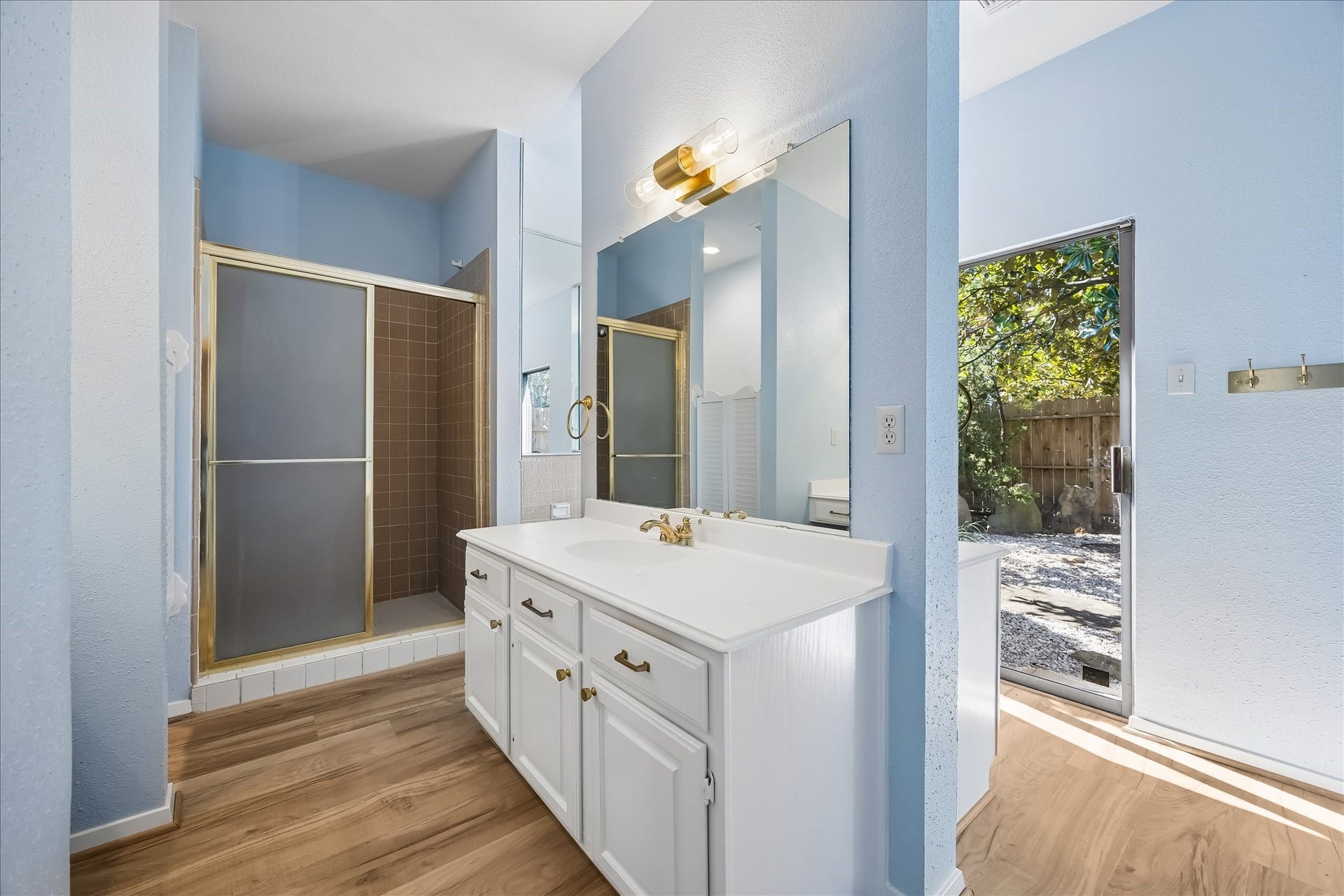2725 S Glen Haven Boulevard, Houston, TX 77025 2725 S Glen Haven Boulevard, Houston, TX 77025