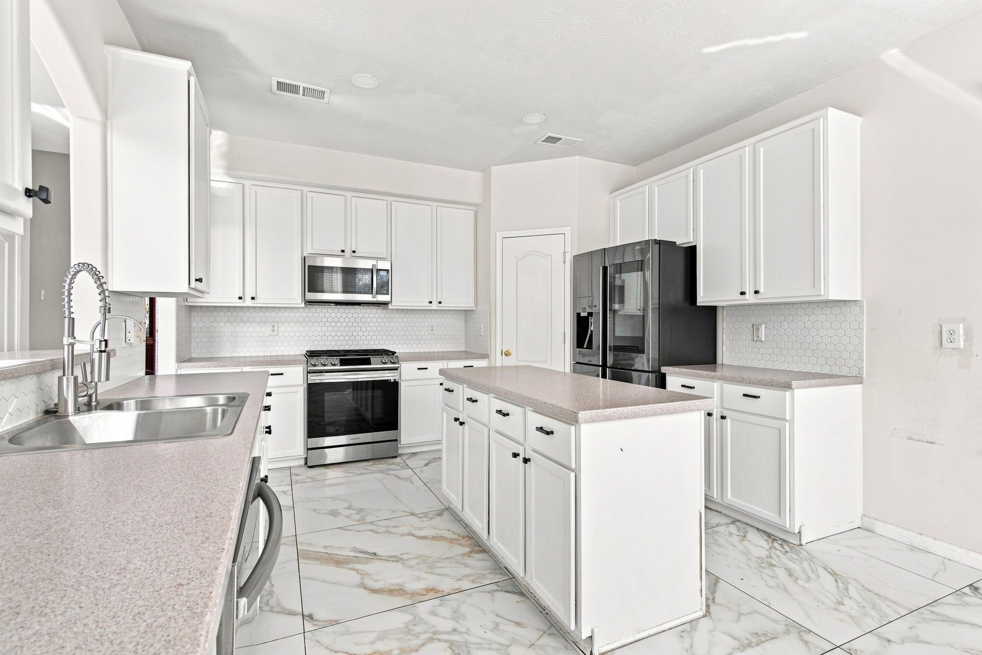 11122 W Cyrus Drive, Houston, TX 77064 11122 W Cyrus Drive, Houston, TX 77064
