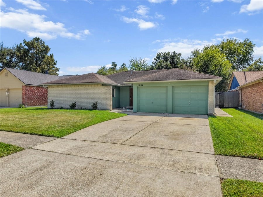 Property photo for 10114 Roseberry Drive, La Porte, TX