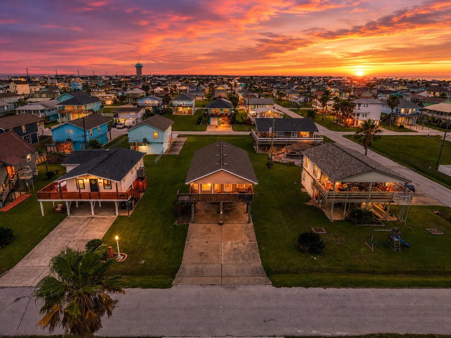 Property photo for 4122 Kent Drive, Galveston, TX