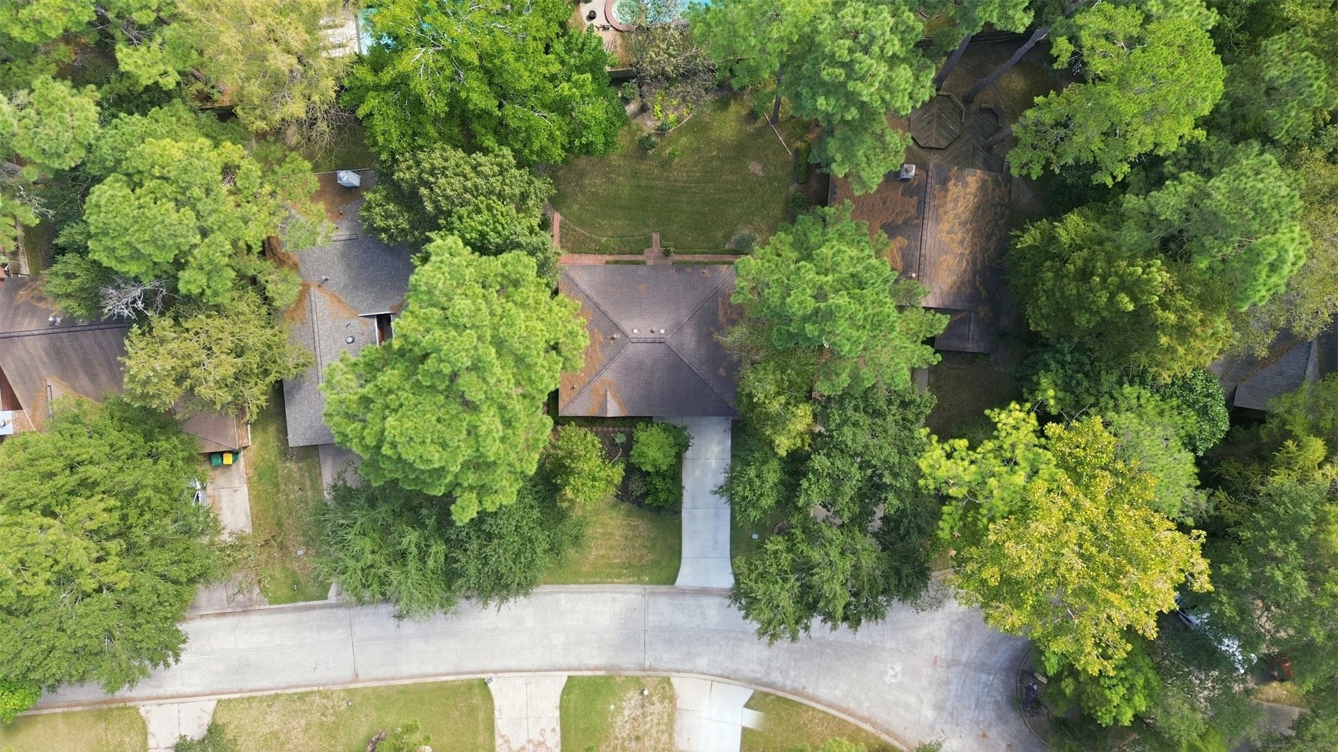 23 Thrush Grove Place, The Woodlands, TX 77381 Ariel view