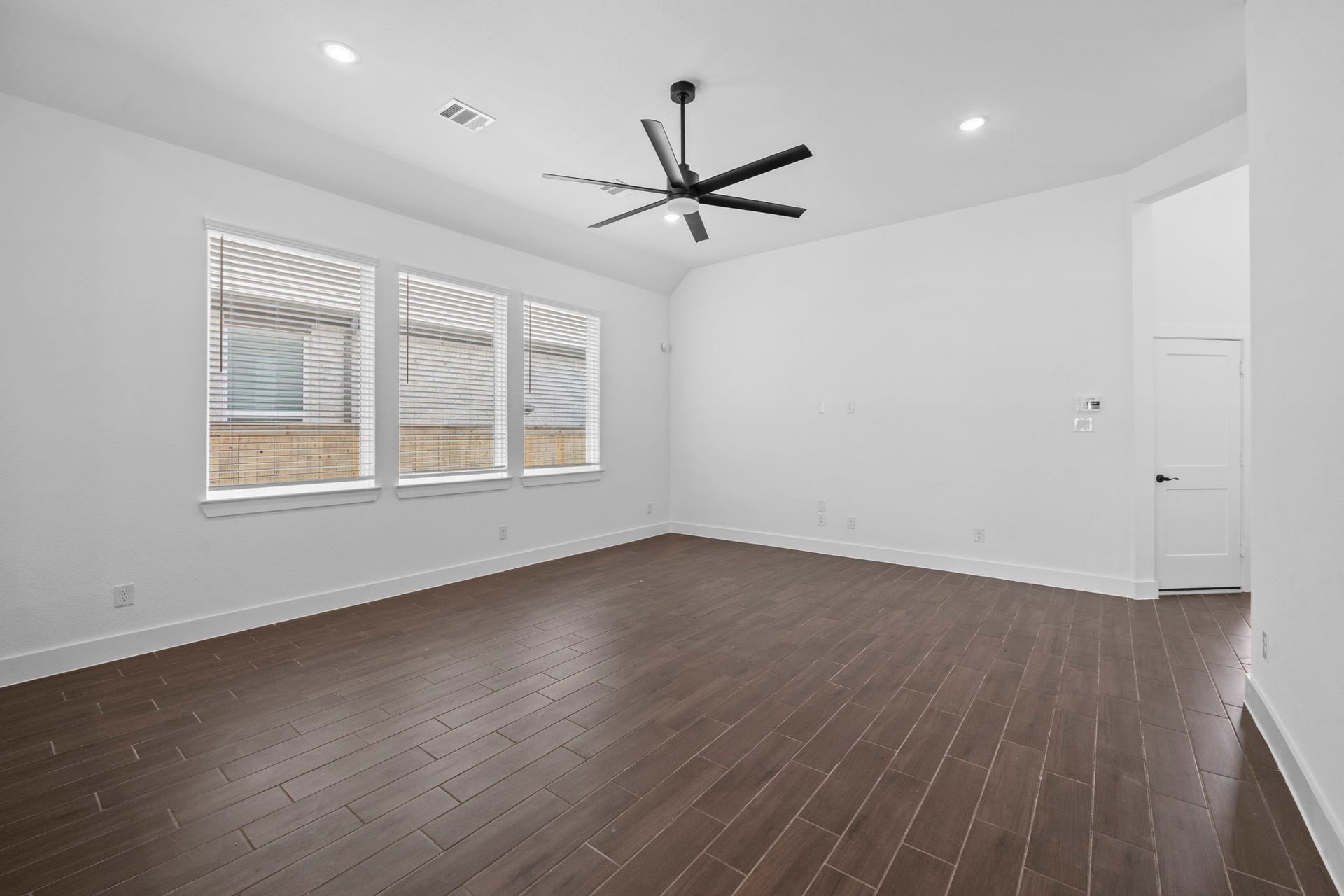 521 Dogshade Lane, Waller, TX 77484 Photo representative of floorplan only