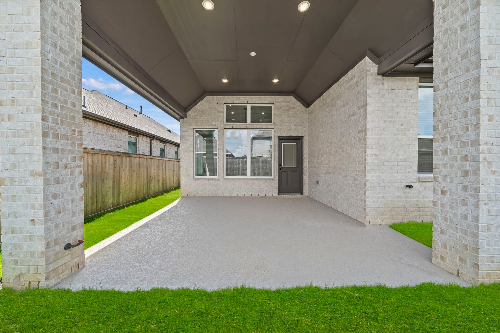 521 Dogshade Lane, Waller, TX 77484 Photo representative of floorplan only