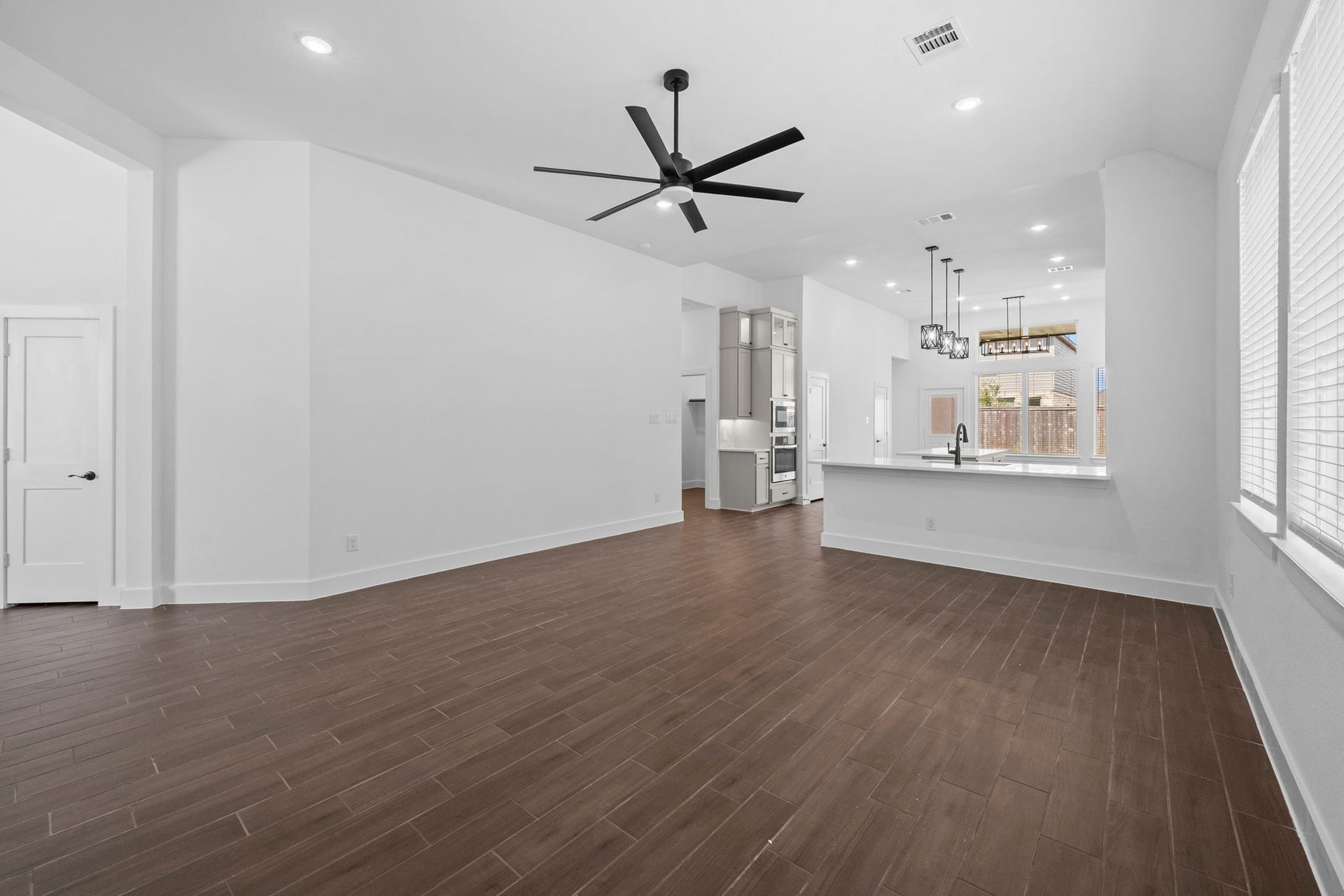 521 Dogshade Lane, Waller, TX 77484 Photo representative of floorplan only
