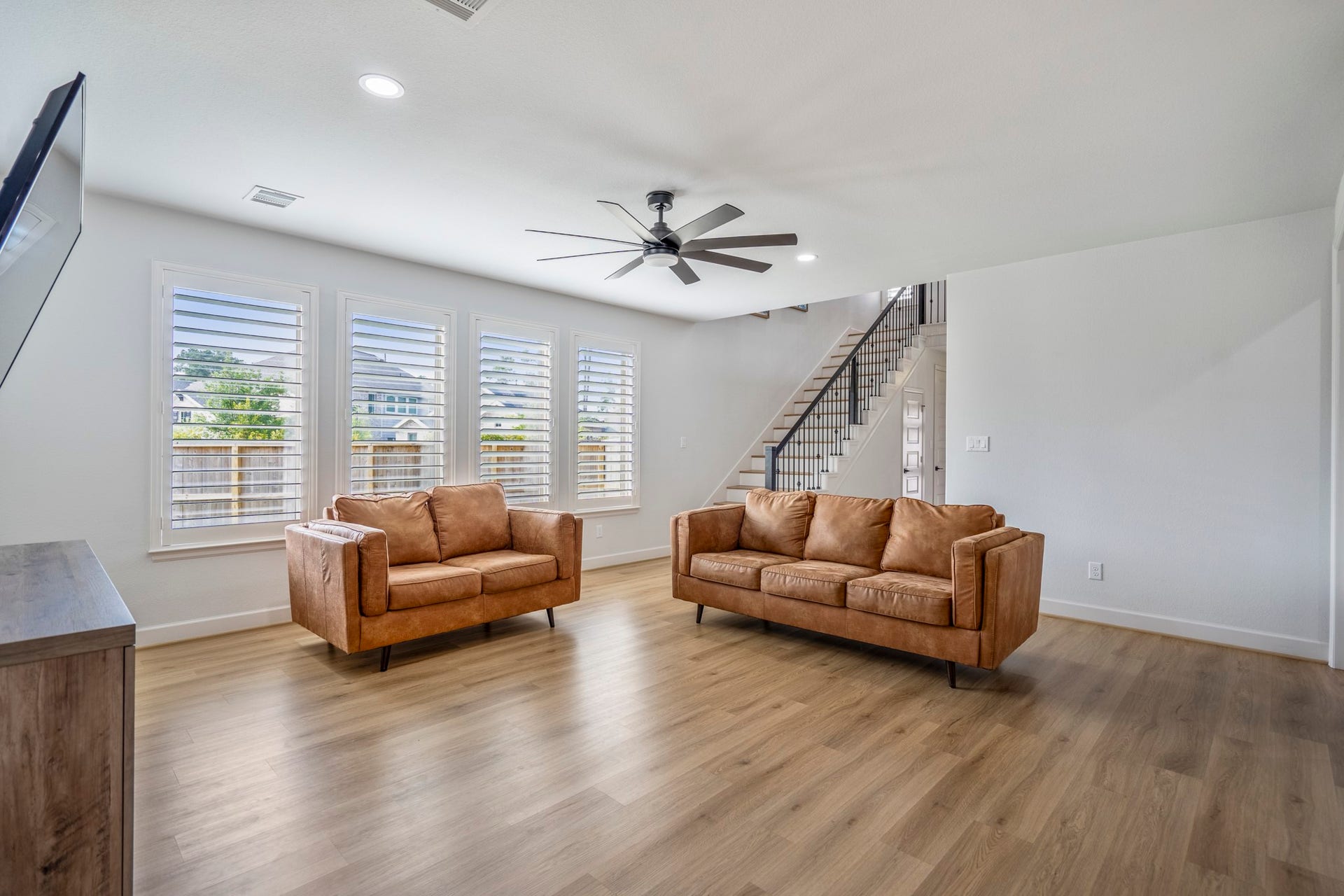 304 Mullins Court, Montgomery, TX 77316 Room to grow, room to gather, and room to breathe!