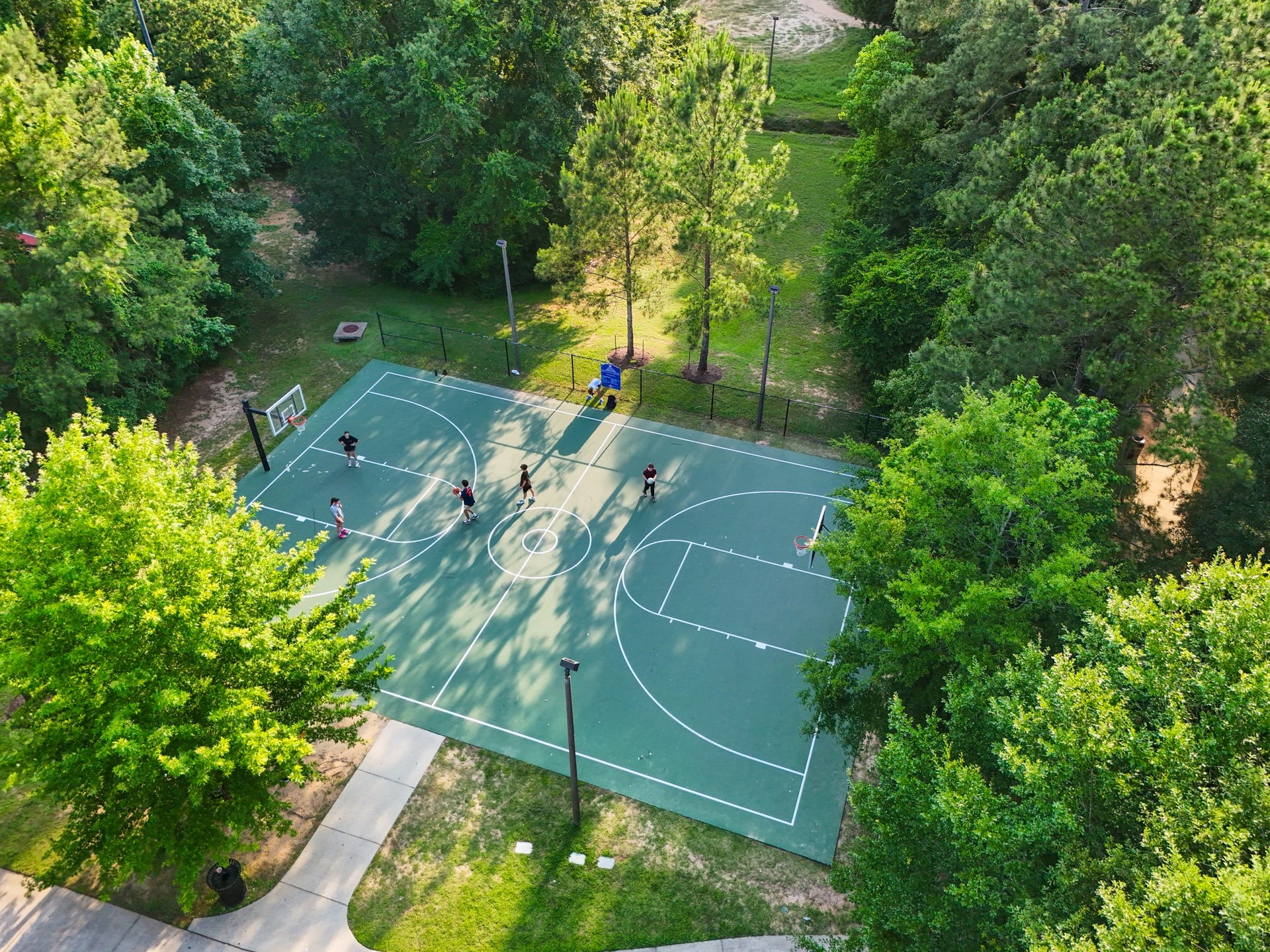 304 Mullins Court, Montgomery, TX 77316 Perfect for sports enthusiasts and families, the area offers a peaceful, natural environment with surrounding trees and walking paths.