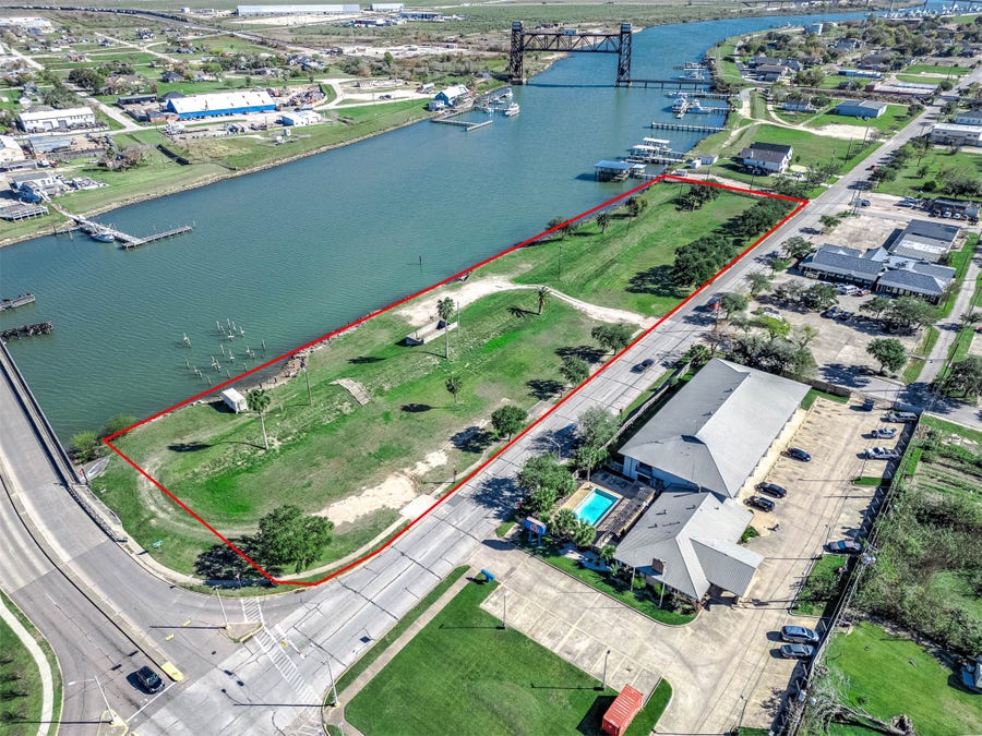 Property photo for 1024 W 2nd Street, Freeport, TX