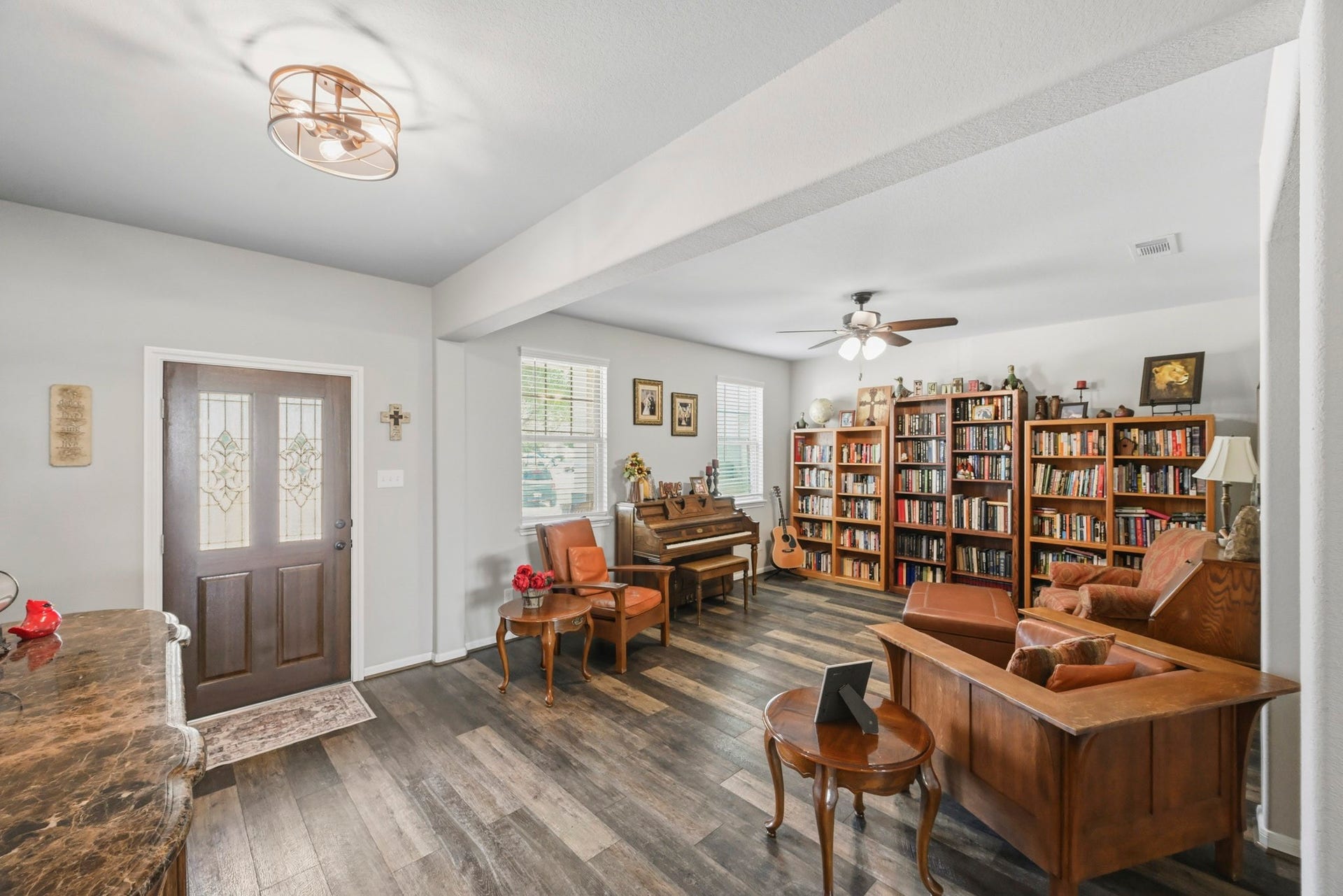 26103 Ridgelawn Drive, Richmond, TX 77406 Warm and inviting entry with LVP flooring