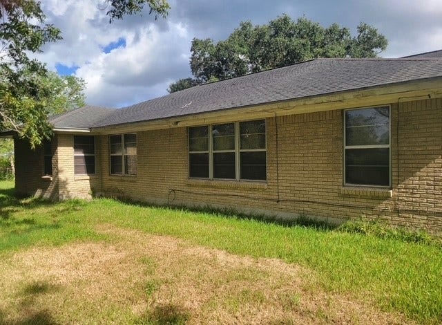 8002 County Road 172, Alvin, TX 77511