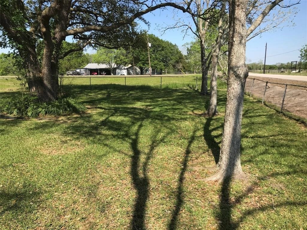 8002 County Road 172, Alvin, TX 77511