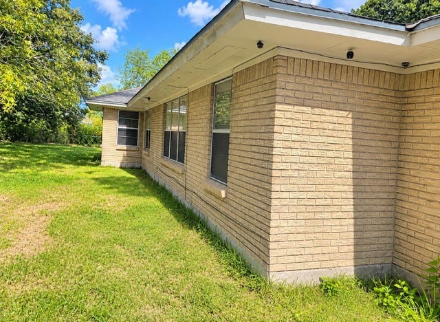 8002 County Road 172, Alvin, TX 77511
