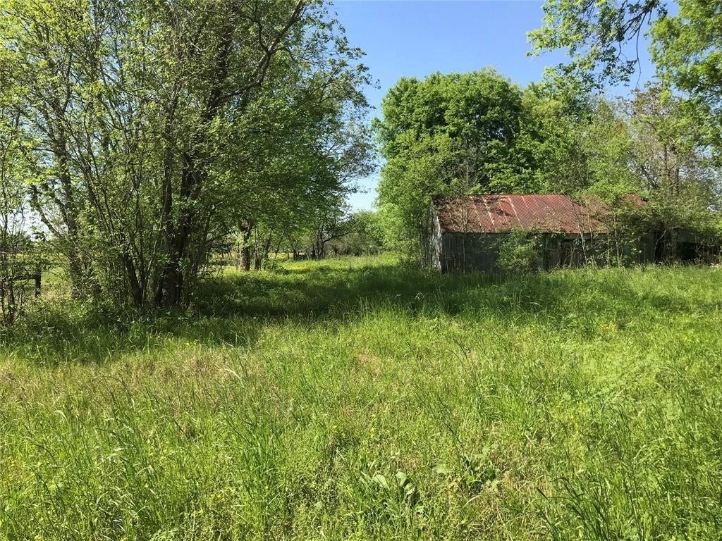 8002 County Road 172, Alvin, TX 77511