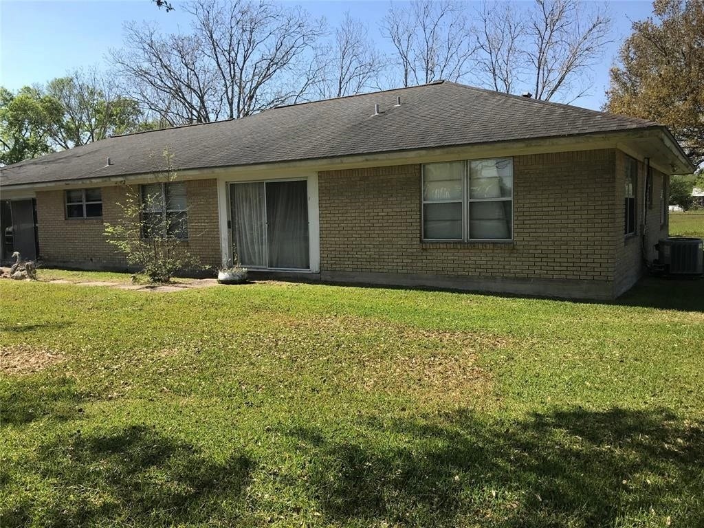 8002 County Road 172, Alvin, TX 77511