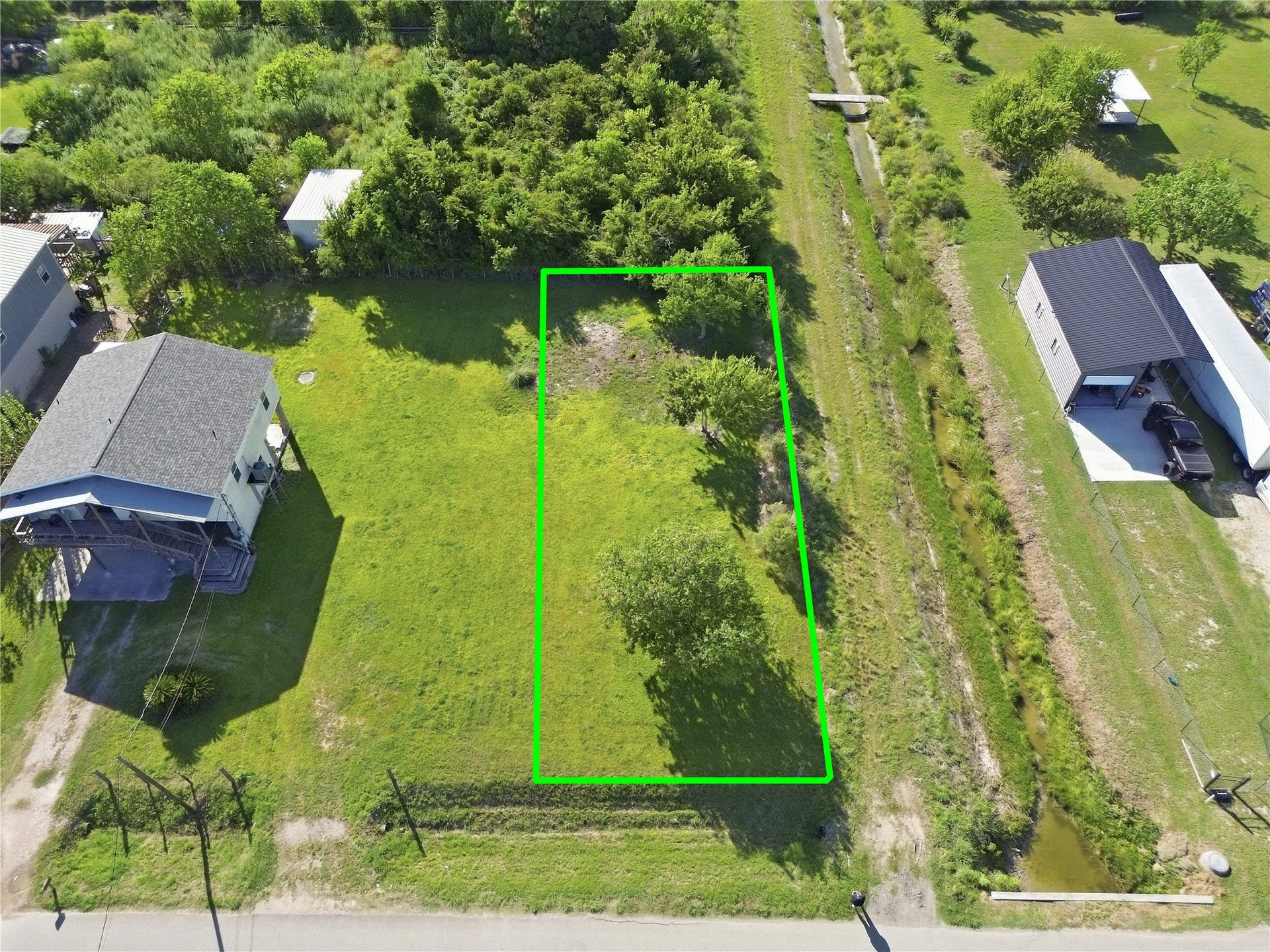LOTS 31-32 BLK 90 16TH Street, San Leon, TX 77539 This is the additional 2 lots also available 29 & 30 50'x125'