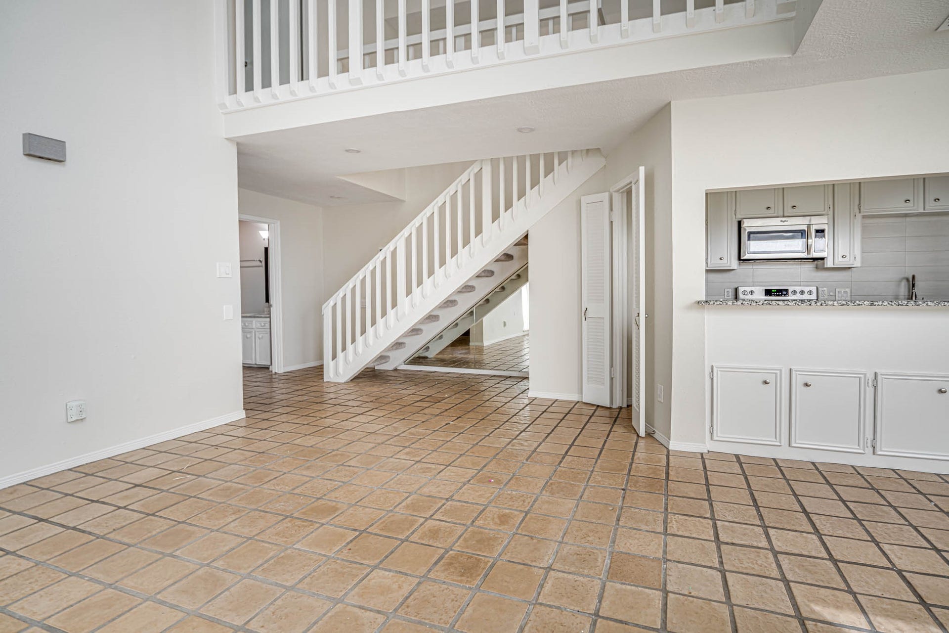 800 Country Place Drive, #1301, Houston, TX 77079 800 Country Place Drive, #1301, Houston, TX 77079