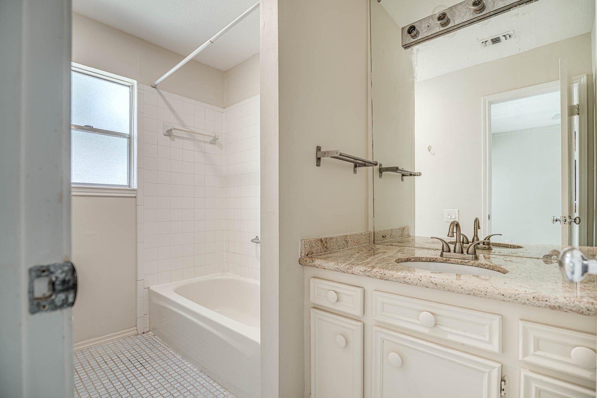 800 Country Place Drive, #1301, Houston, TX 77079 800 Country Place Drive, #1301, Houston, TX 77079