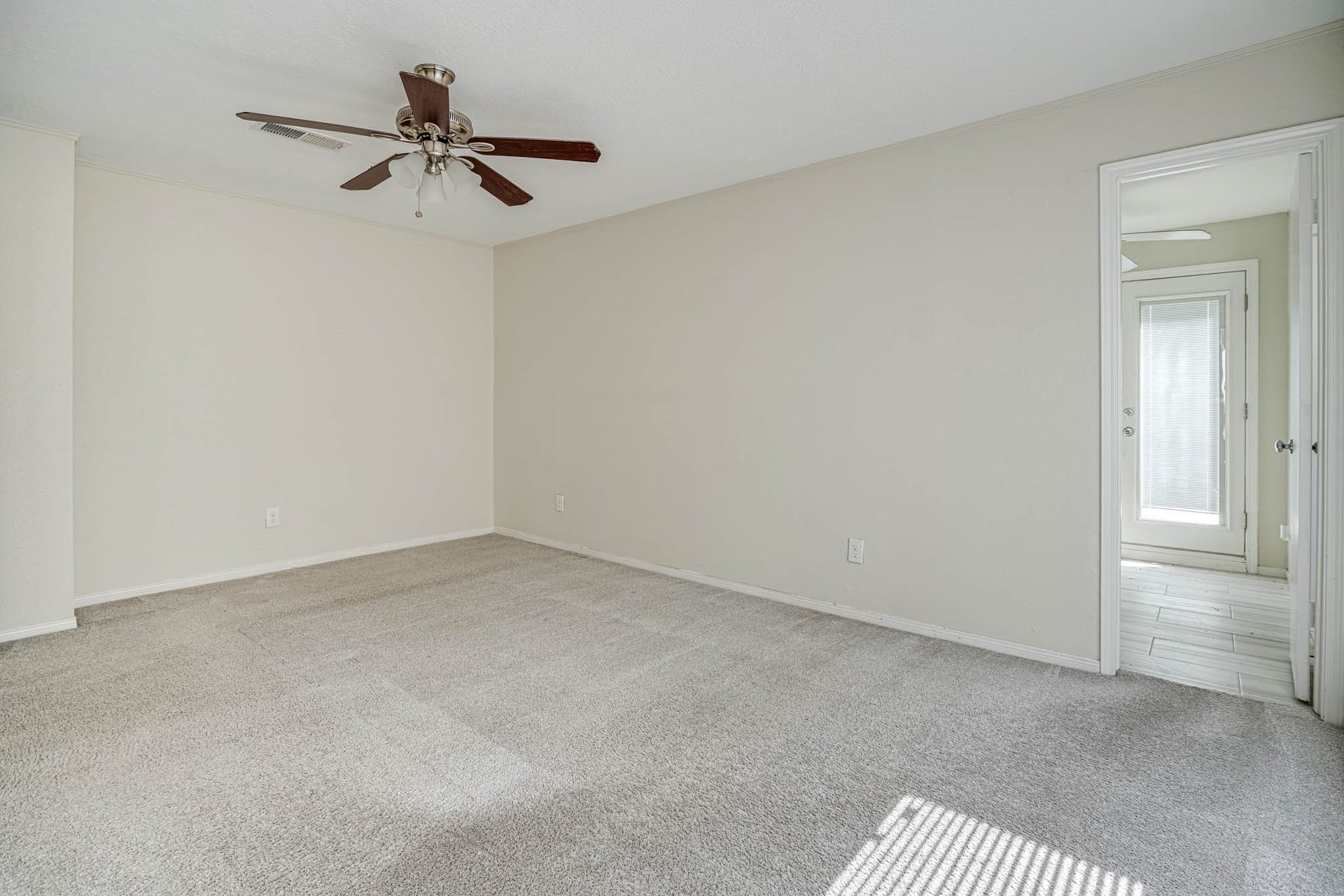 800 Country Place Drive, #1301, Houston, TX 77079 800 Country Place Drive, #1301, Houston, TX 77079