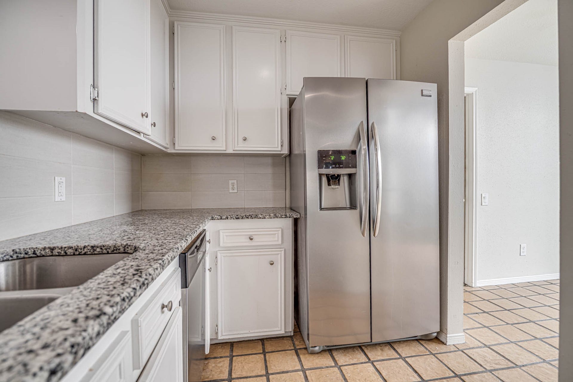 800 Country Place Drive, #1301, Houston, TX 77079 800 Country Place Drive, #1301, Houston, TX 77079