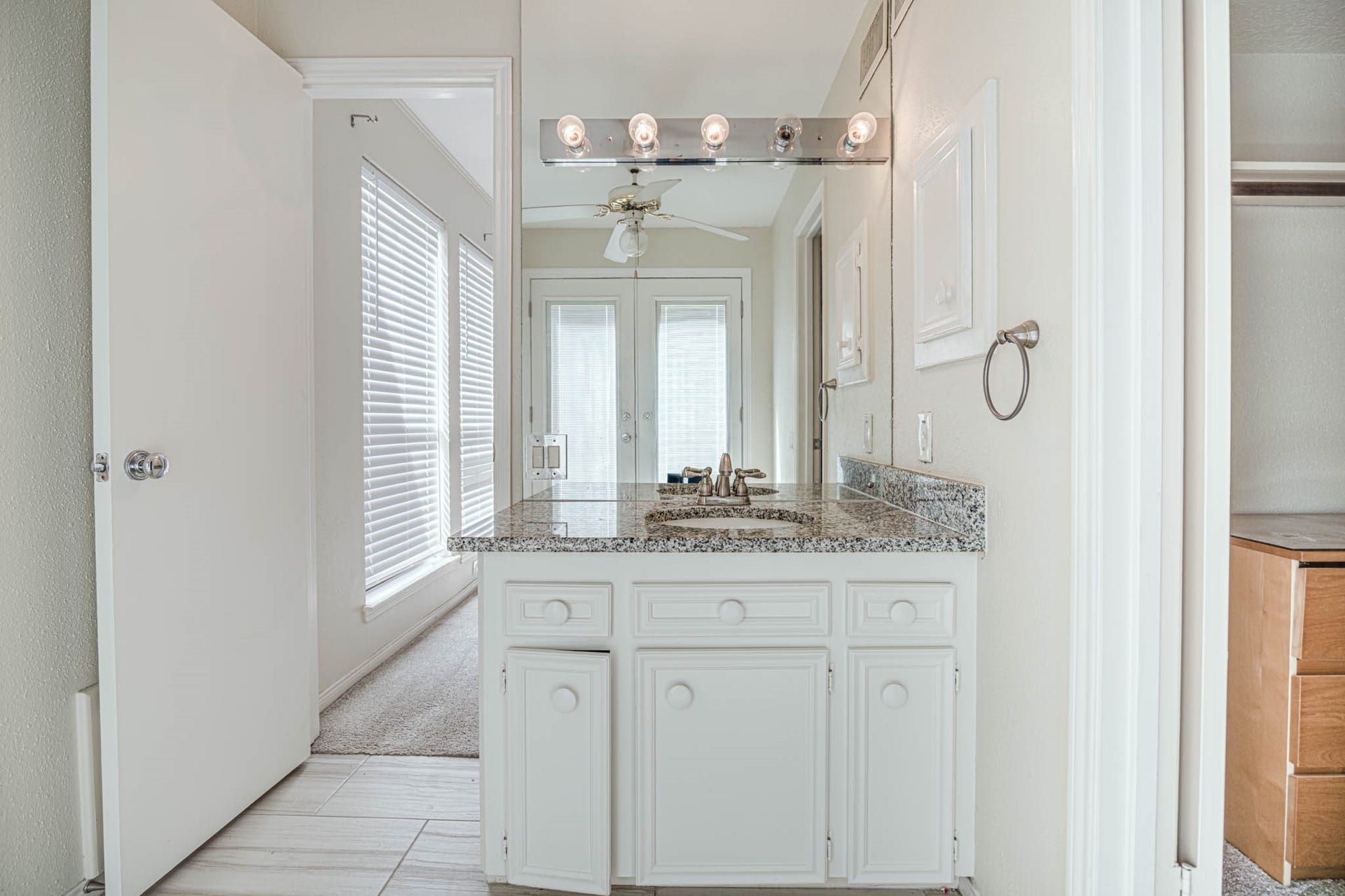 800 Country Place Drive, #1301, Houston, TX 77079 800 Country Place Drive, #1301, Houston, TX 77079