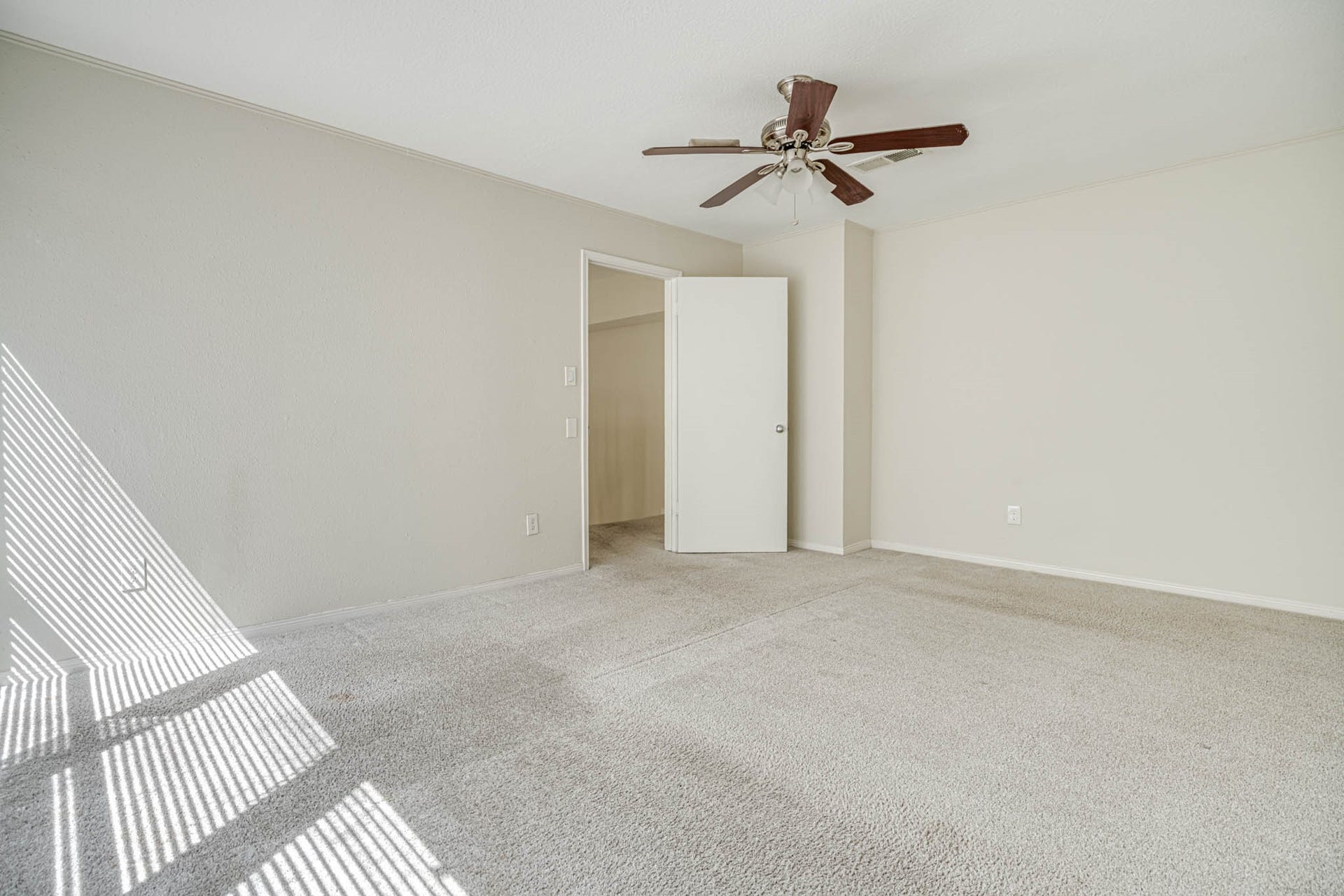 800 Country Place Drive, #1301, Houston, TX 77079 800 Country Place Drive, #1301, Houston, TX 77079