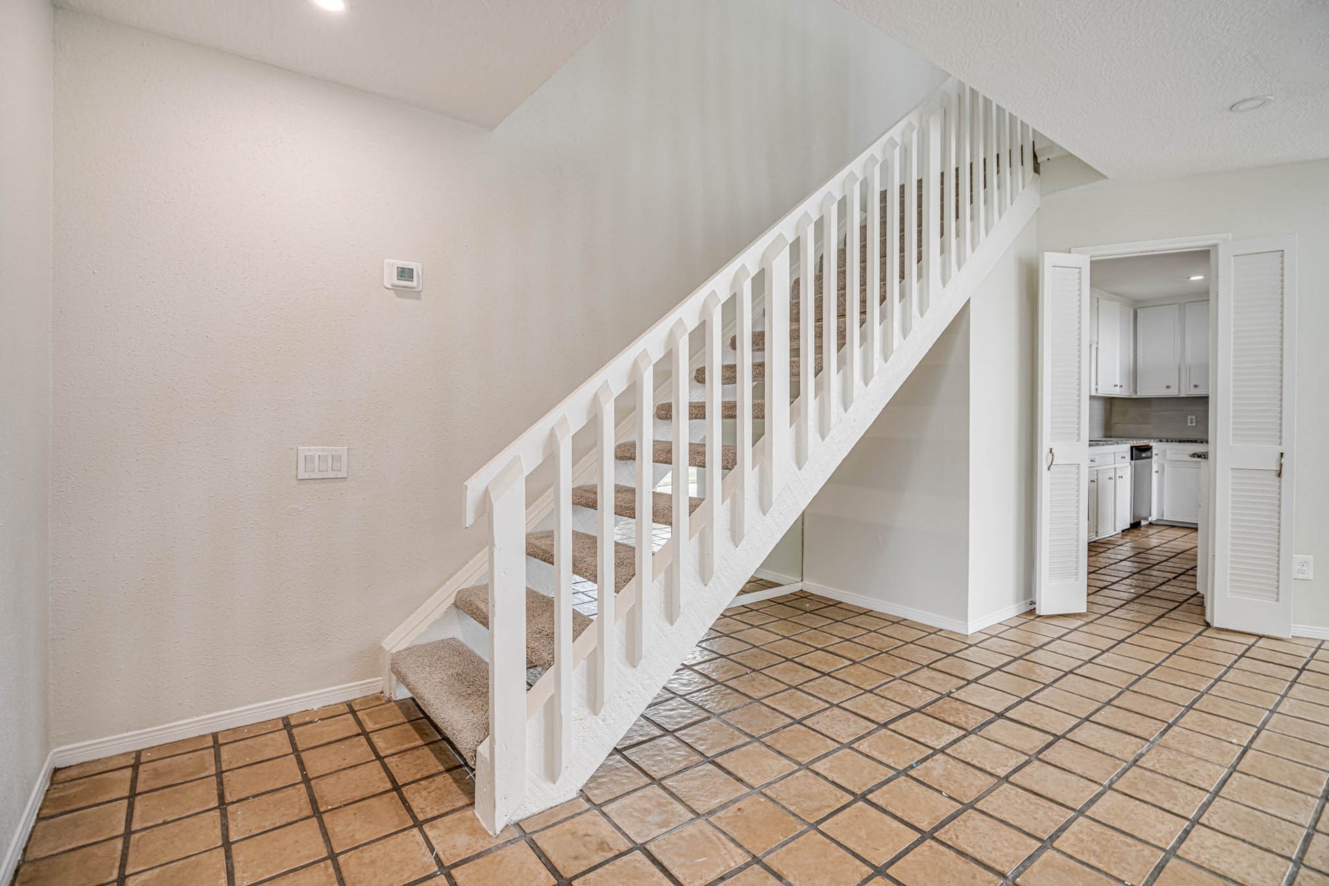 800 Country Place Drive, #1301, Houston, TX 77079 Upstairs 2 bedrooms with 2 full bathrooms