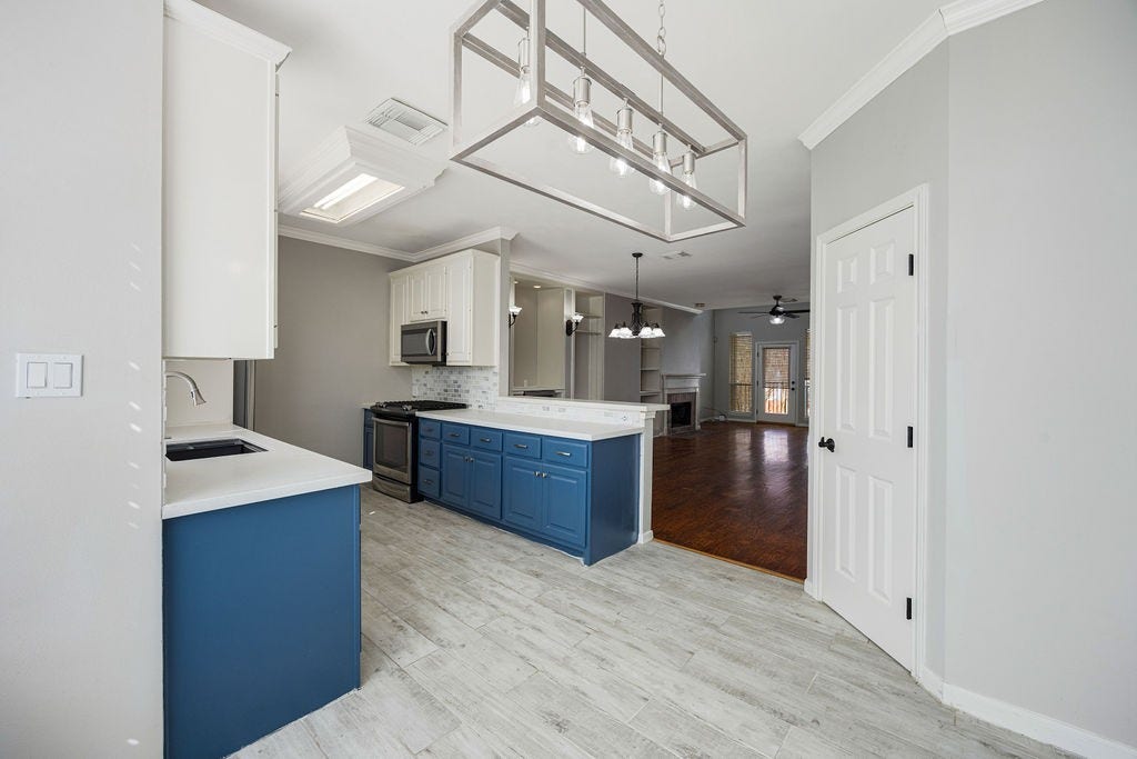 Overlooking the main living space, this kitchen stays connected to the heart of the home.