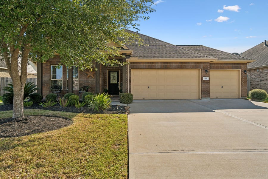 Property photo for 422 Stockport Drive, League City, TX