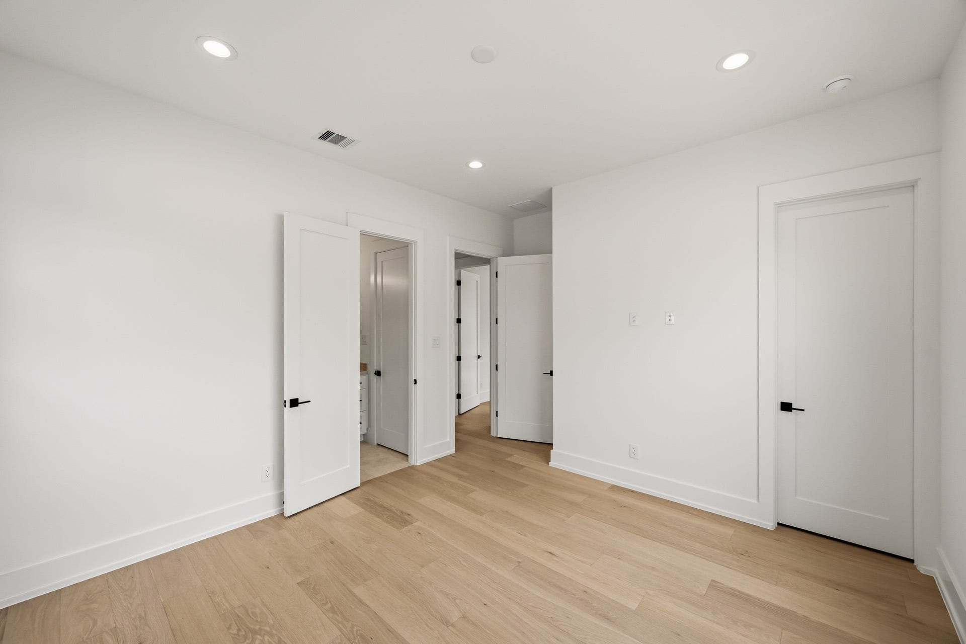 The ensuite room enjoys a spacious walk-in closet!