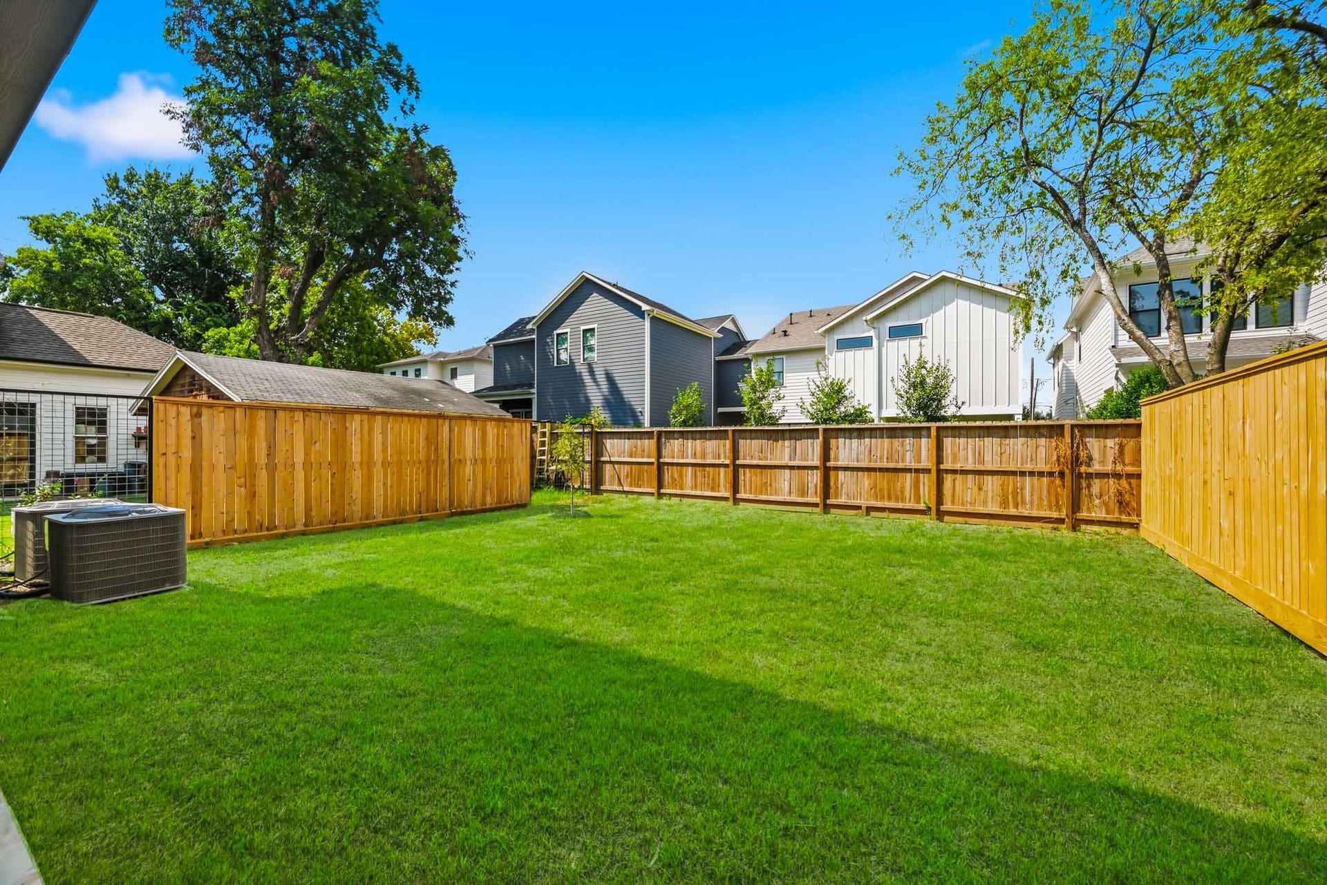 The gigantic backyard is 36' deep by 42' wide!